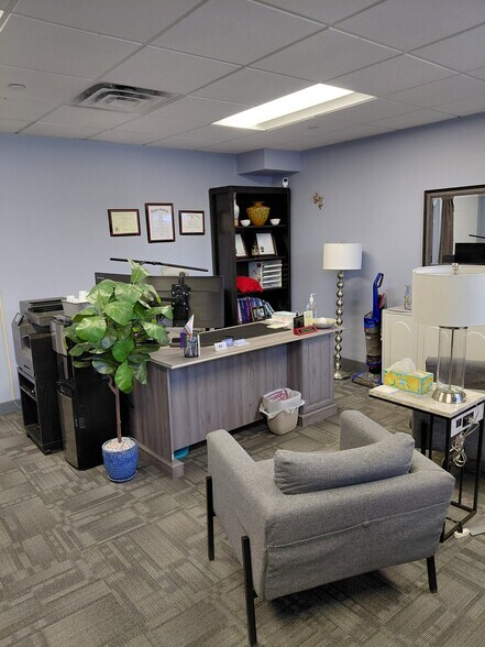 More Photos Of 61 Main St, Stoneham Medical For Lease