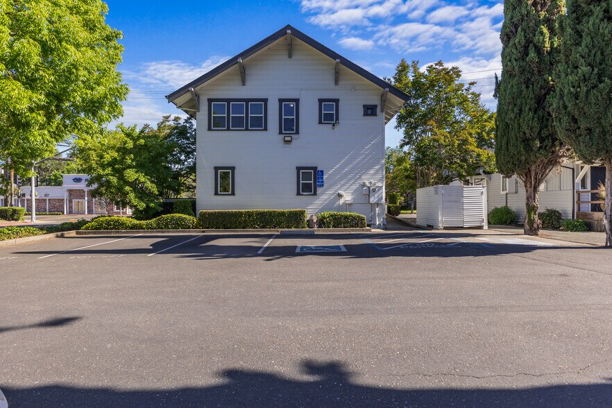 More Photos Of 700 College Ave, Santa Rosa Office For Sale