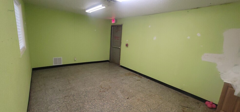 More Photos Of 3646-3678 Culebra Rd, San Antonio Unknown For Lease