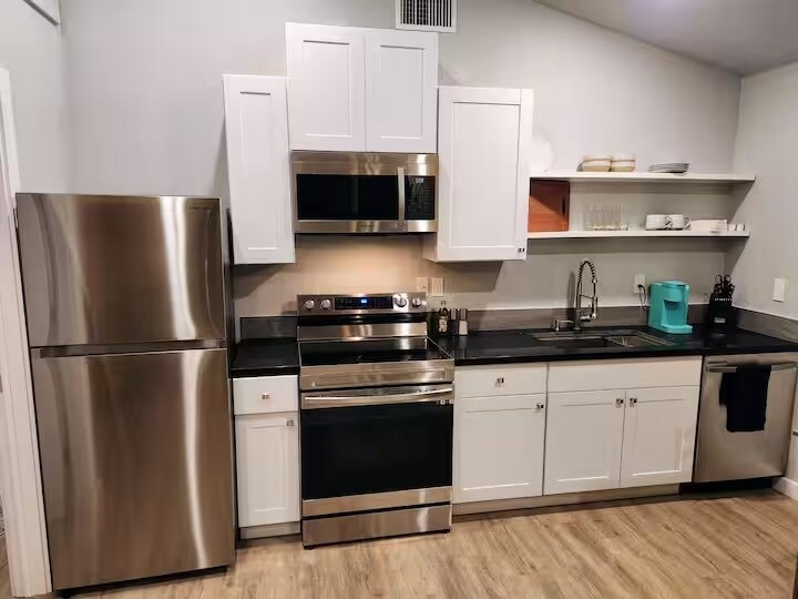 More Photos Of 6159 Crestview Dr, Athens Specialty For Sale