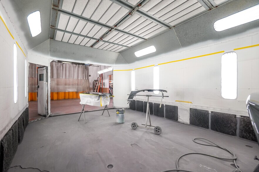 More Photos Of 2323 Nevin Ave, Richmond Auto Repair For Sale