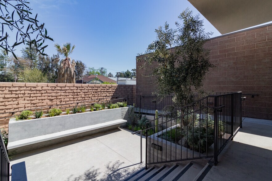 More Photos Of 3021 Gilroy St, Los Angeles Unknown For Sale