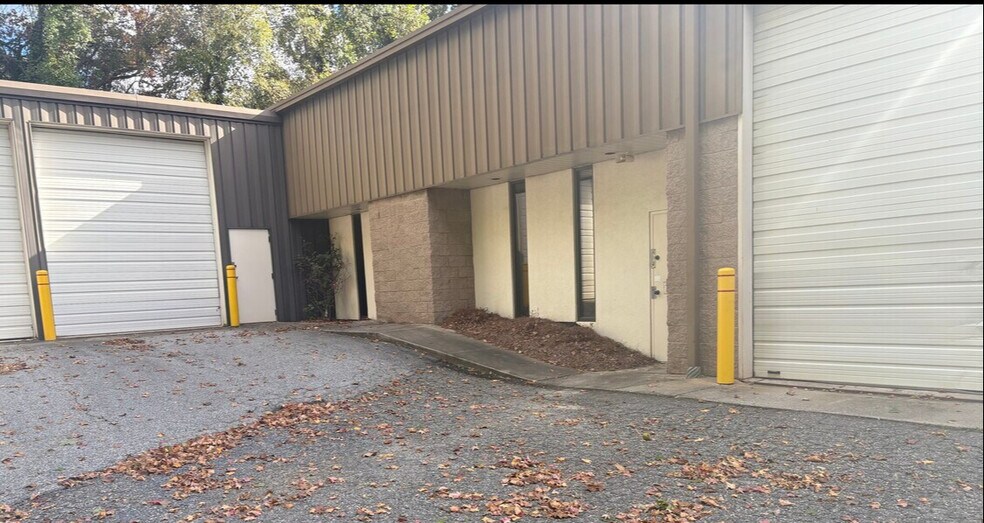 More Photos Of 2417 Binford St, Greensboro Warehouse For Lease