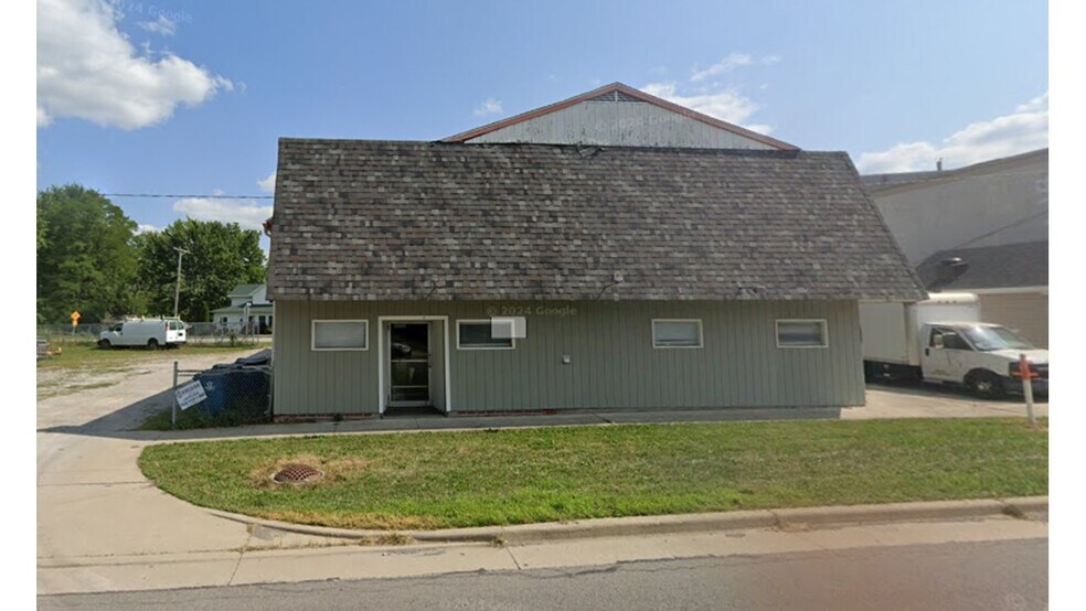 More Photos Of 17624 IN-37 Hwy, Harlan Light Distribution For Lease