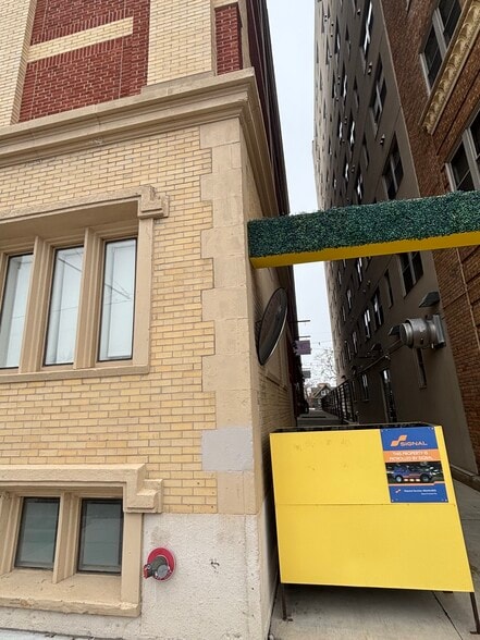 More Photos Of 3829-3835 Main St, Kansas City Apartments For Lease