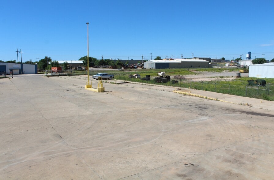 More Photos Of 4616 Oil Patch Dr, Woodward Warehouse For Sale