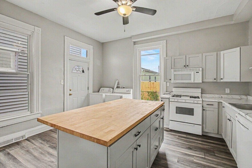 More Photos Of 318-320 Lafayette Ave, Bellevue Apartments For Sale