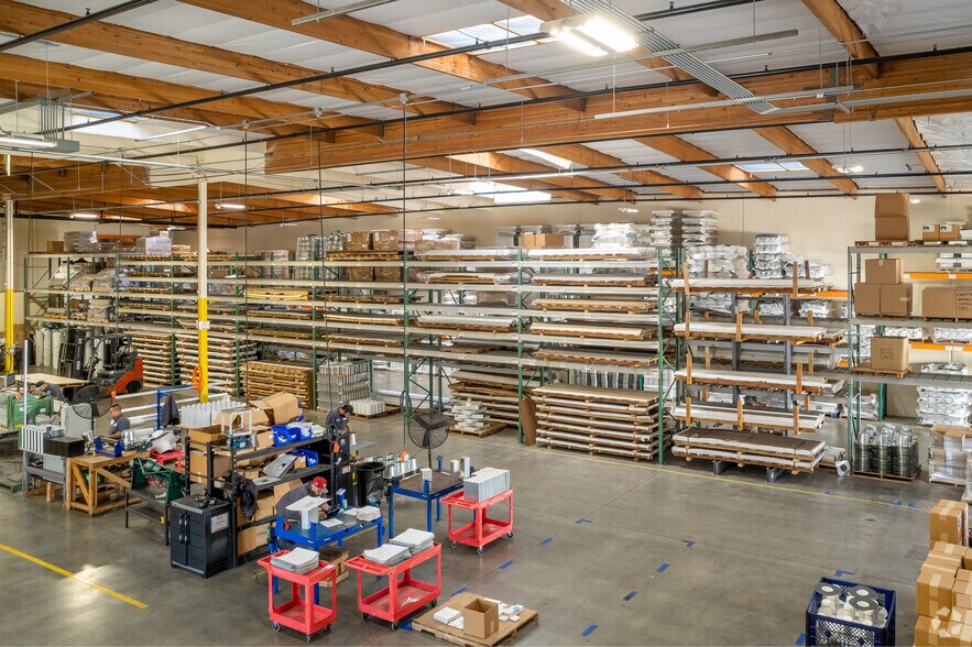 More Photos Of 4553-4557 Firestone Blvd, South Gate Warehouse For Lease