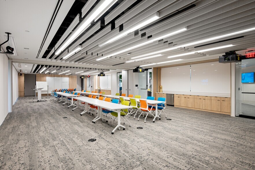 More Photos Of 3340 Perimeter Hill Dr, Nashville Office For Lease