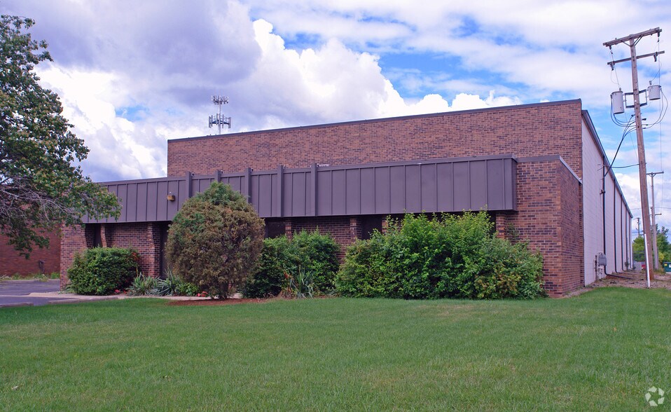 More Photos Of 24351 Indoplex Cir, Farmington Hills Manufacturing For Sale