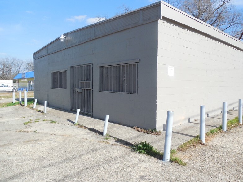 Primary Photo Of 3744 Dixon Ave, Dallas Freestanding For Lease