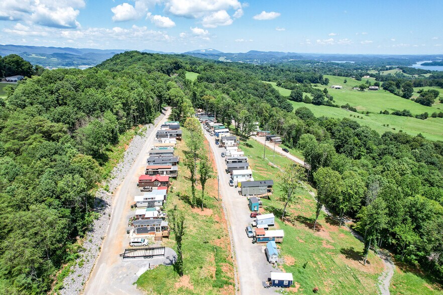 More Photos Of 180 Lakeland Ridge Rd, Bean Station Specialty For Sale