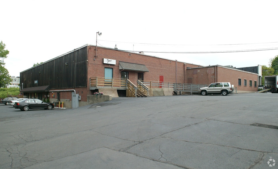 More Photos Of 2327-2333 Main St, Glastonbury Storefront For Lease