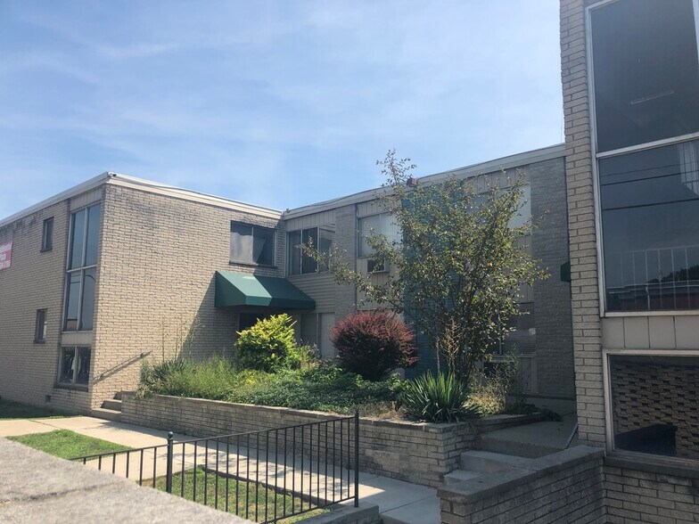 More Photos Of 16810-16854 Lahser Rd, Detroit Apartments For Sale