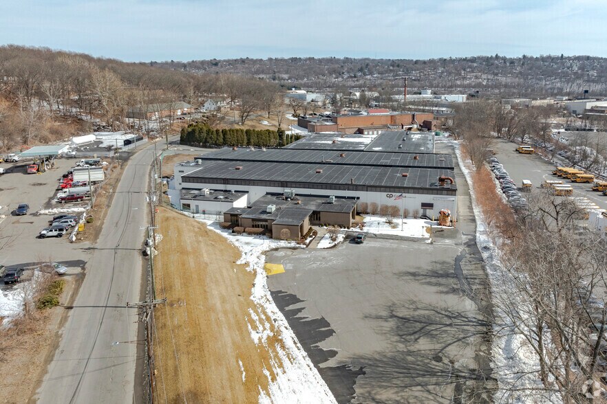 More Photos Of 240 Huntingdon Ave, Waterbury Warehouse For Lease