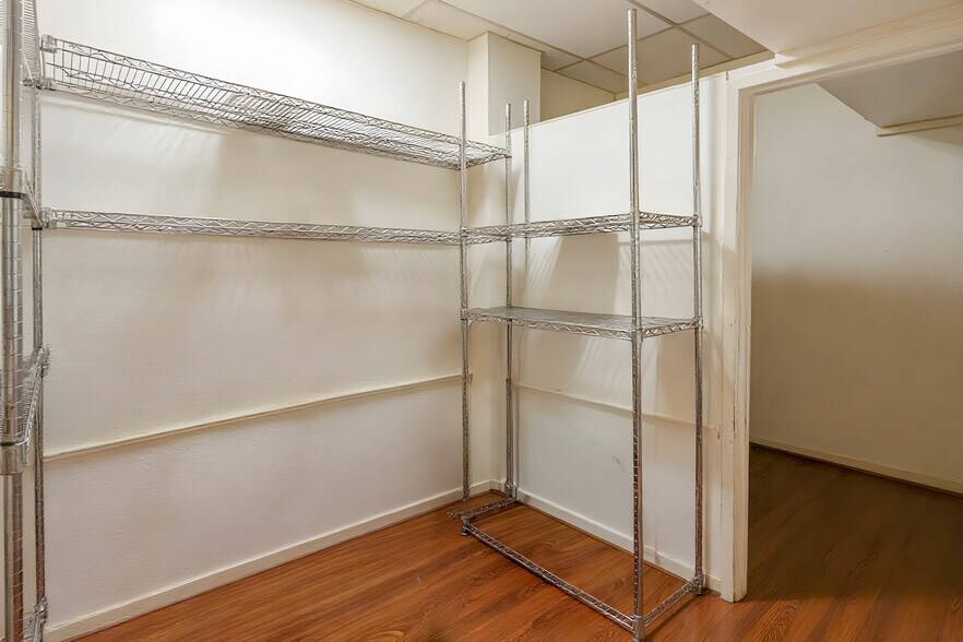More Photos Of 328 7th St, Oakland Storefront Retail Office For Lease