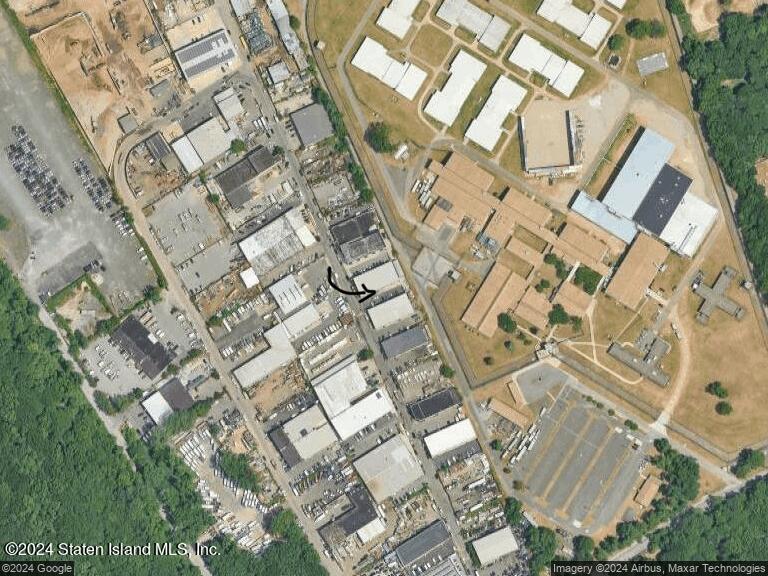 More Photos Of 141 Industrial Loop, Staten Island Warehouse For Lease