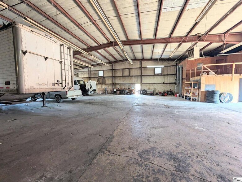 More Photos Of 830 Carter St, Winnsboro Industrial For Sale