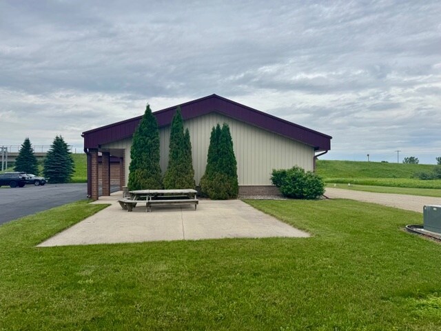 More Photos Of 2839 E Frontage Rd, Abrams Office For Lease