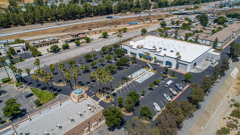 More Photos Of 31970 Castaic Rd, Castaic Freestanding For Lease