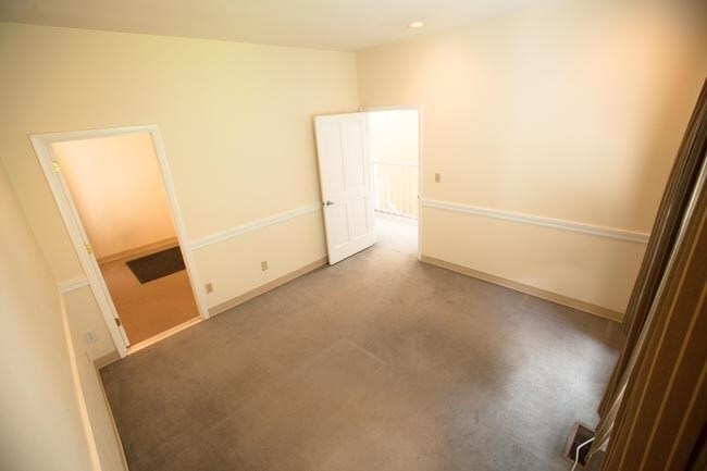 More Photos Of 1318 SW 12th Ave, Portland Office For Sale