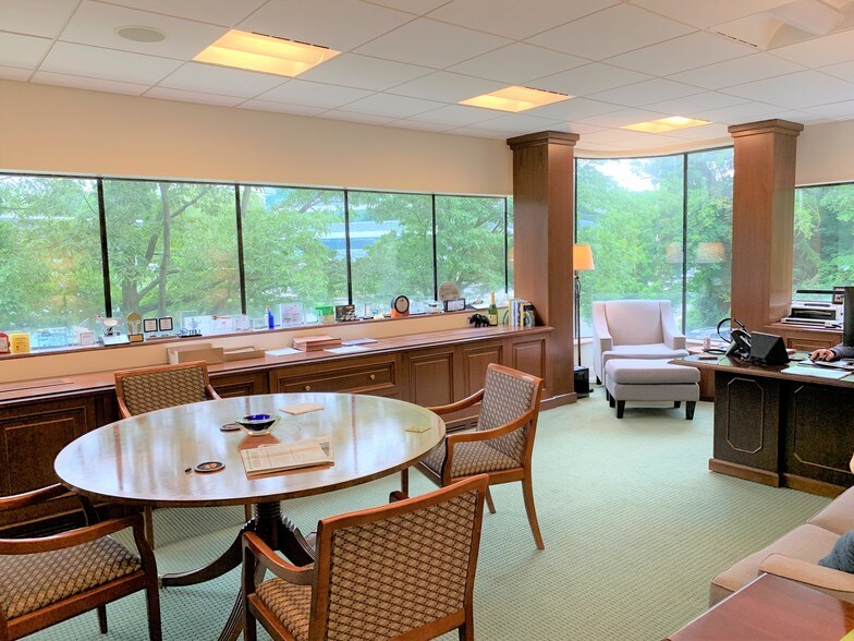 More Photos Of 67 Holly Hill Ln, Greenwich Office For Sale
