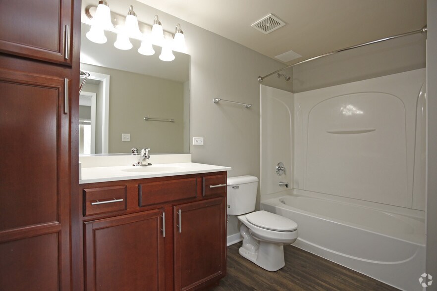 More Photos Of 1255 Town Center Rd, Vernon Hills Apartments For Lease