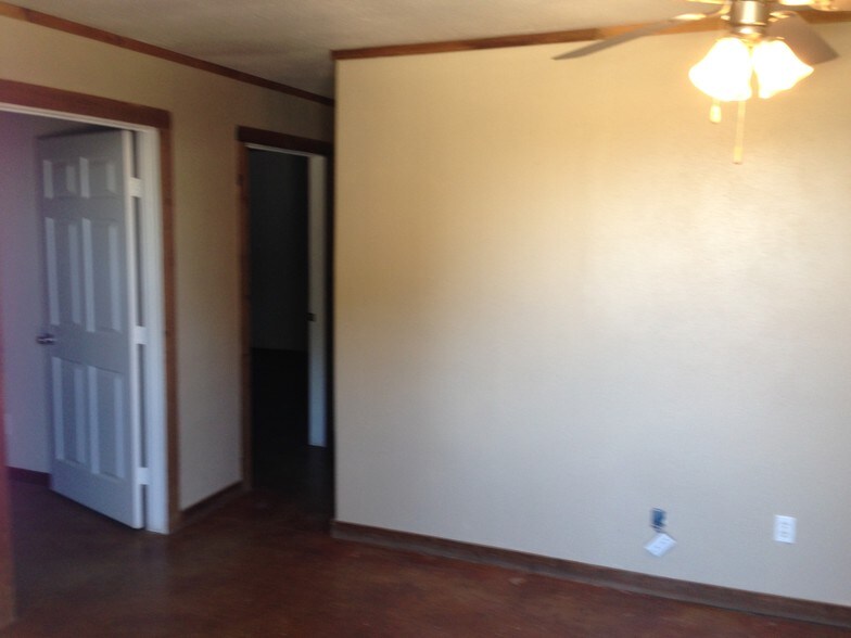 More Photos Of 3101 N Highway 183, Liberty Hill Warehouse For Sale