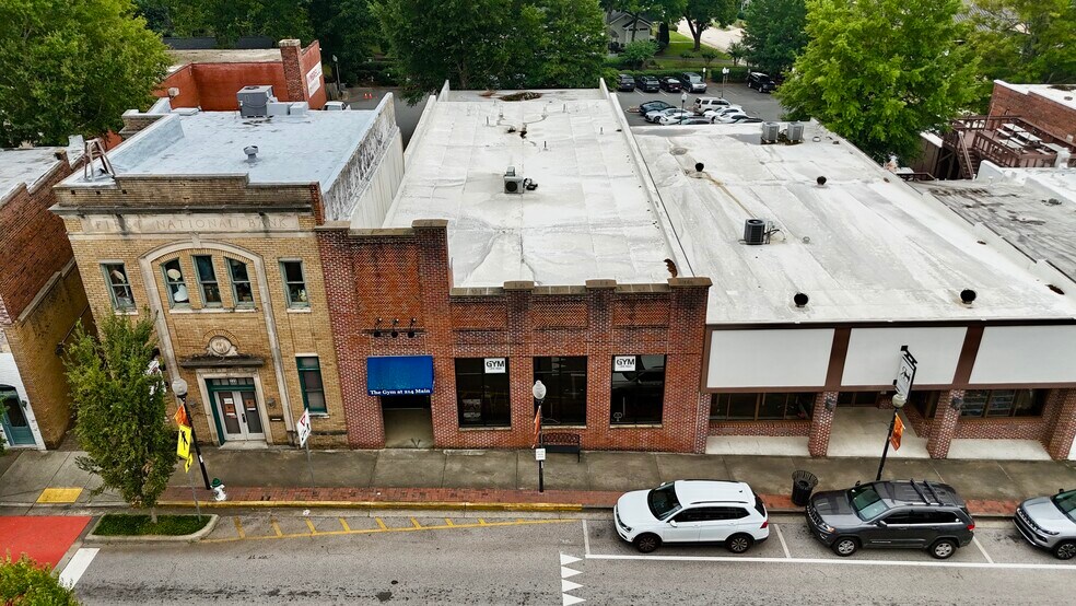 More Photos Of 214 Main St, Fort Mill General Retail For Lease