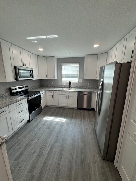 More Photos Of 136 Jack Pine St, Lake Wales Specialty For Sale