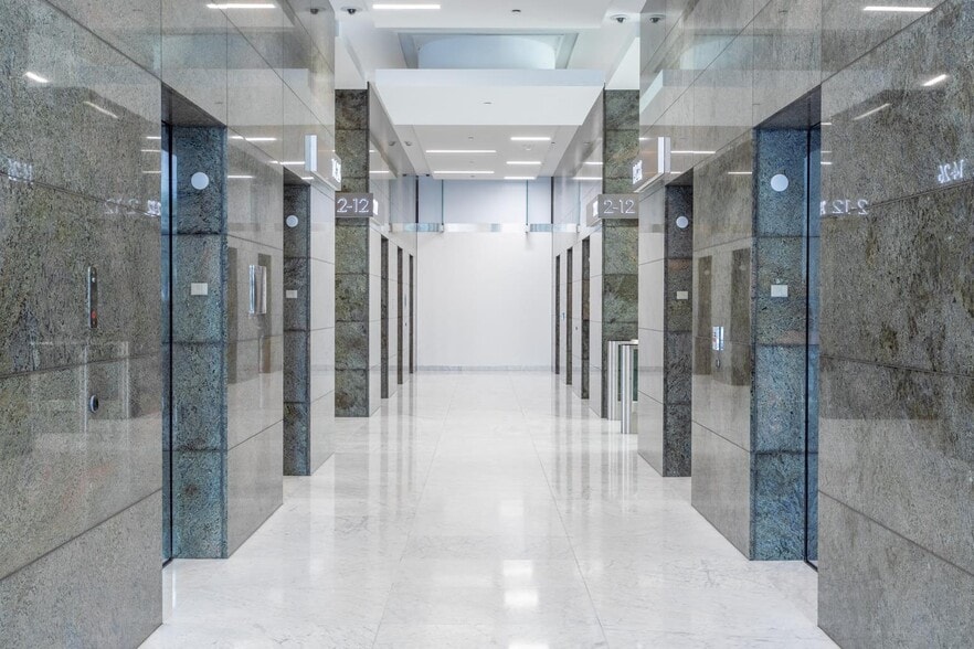 More Photos Of 350 S Grand Ave, Los Angeles Office For Lease