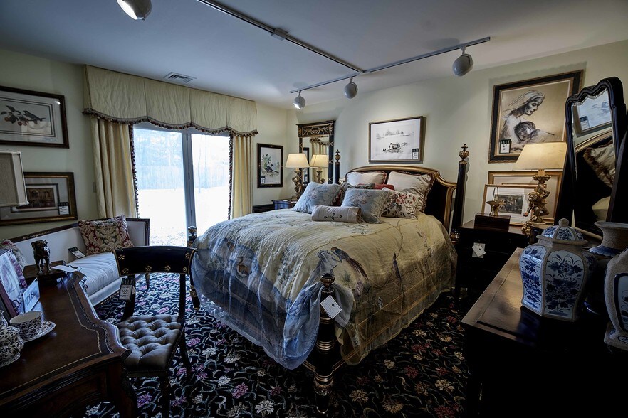 More Photos Of 584 State Rt 17, Ridgewood Office Residential For Lease