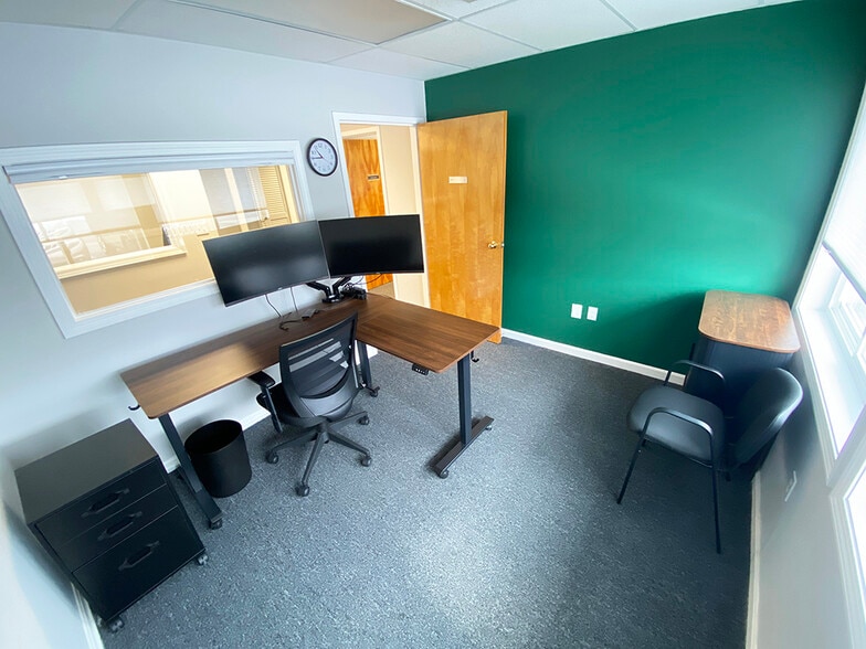 More Photos Of 22-24 Stiles Rd, Salem Office For Lease