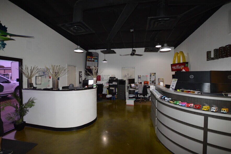 More Photos Of 4951 Grisham Dr, Rowlett Manufacturing For Lease