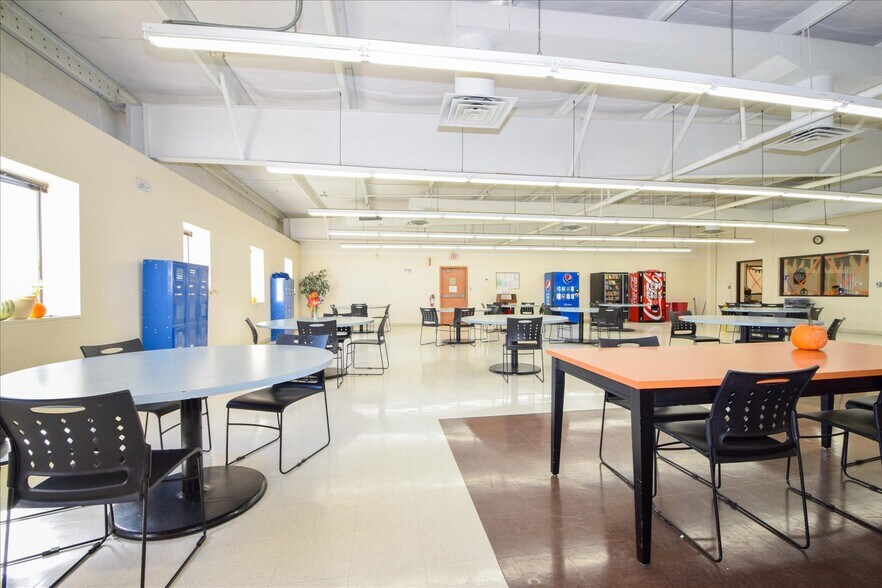 More Photos Of 1045 N Main St, Rocky Mount Freestanding For Sale