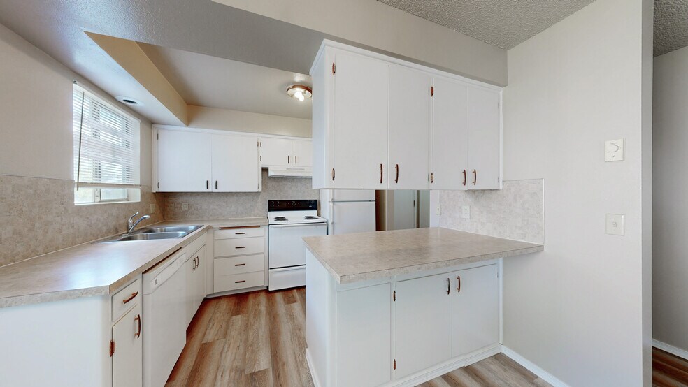 More Photos Of , Pullman Multifamily For Sale