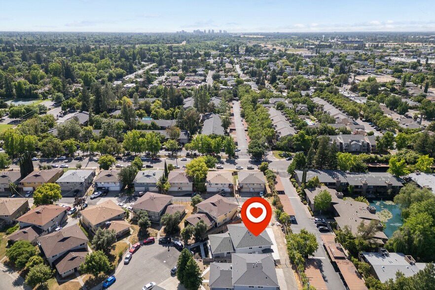 More Photos Of 2409 Cava Ct, Sacramento Apartments For Sale