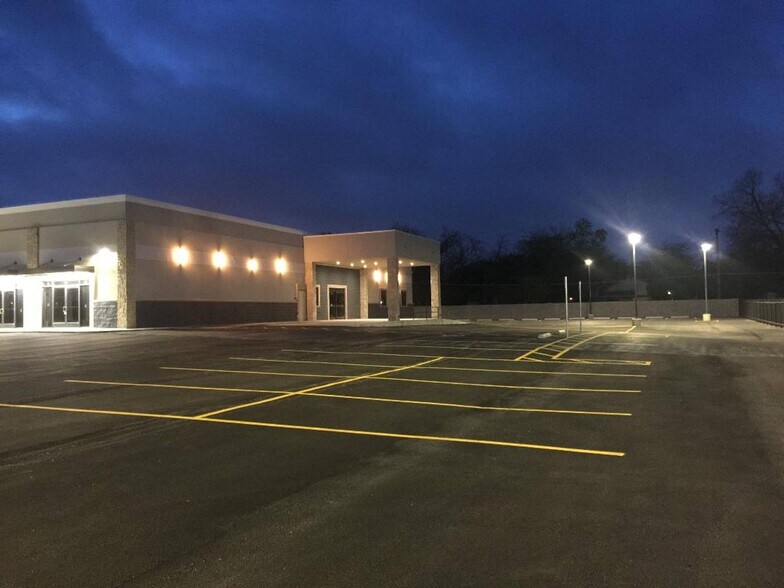 More Photos Of 3708-3722 E Rosedale St, Fort Worth Freestanding For Sale