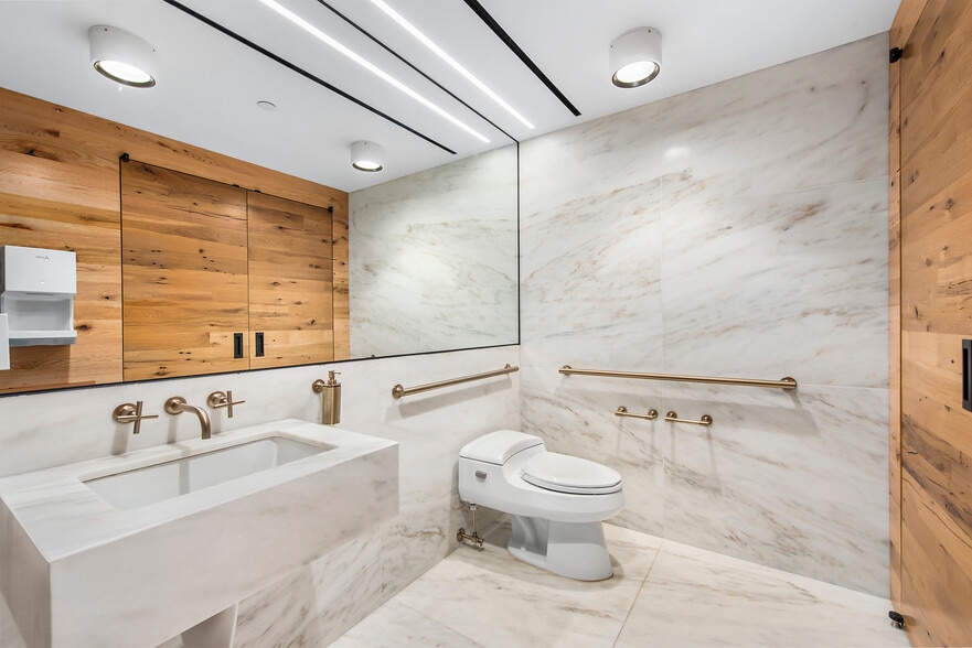 More Photos Of 60-66 White St, New York Loft Creative Space For Sale