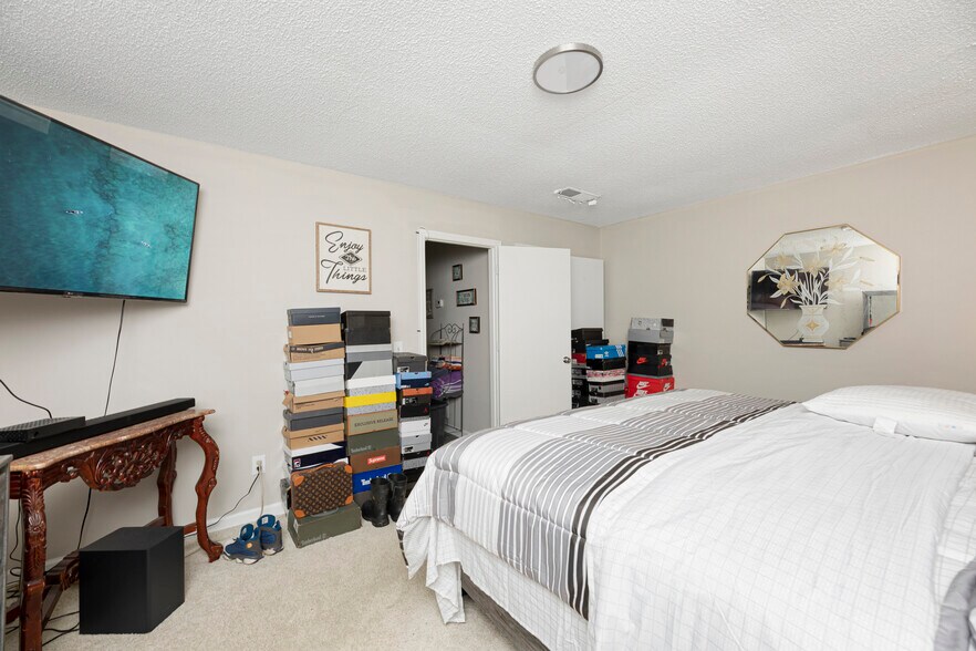 More Photos Of 100 S Kirkland Ave, Elkin Apartments For Sale