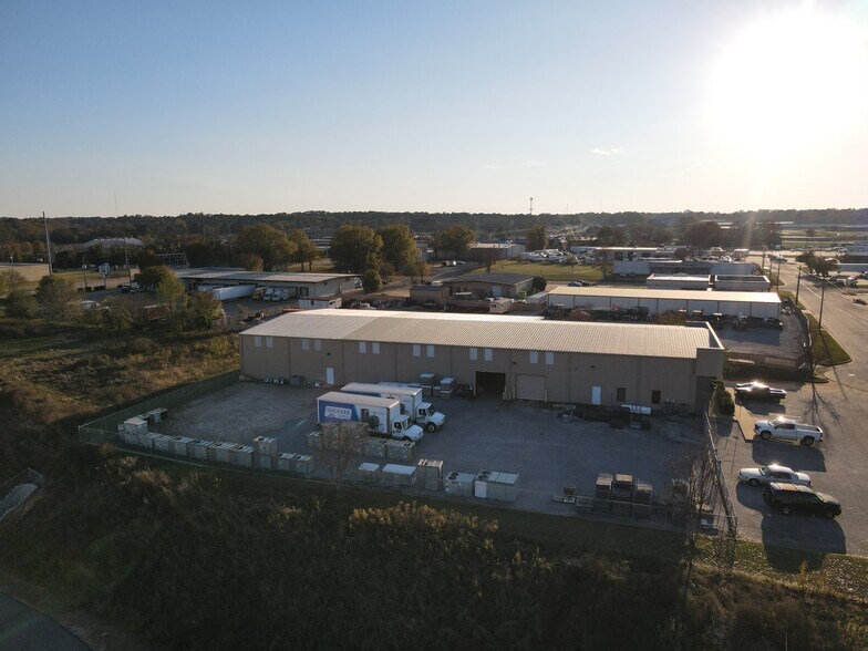 More Photos Of 1820 Ridgeway E, Montgomery Warehouse For Sale