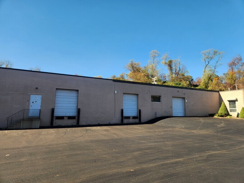 More Photos Of 925 Sherman Ave, Hamden Warehouse For Lease