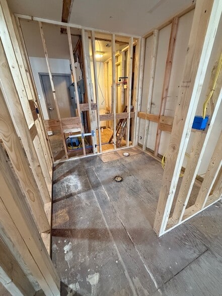 More Photos Of 352-362 W Bridge St, New Hope General Retail For Lease