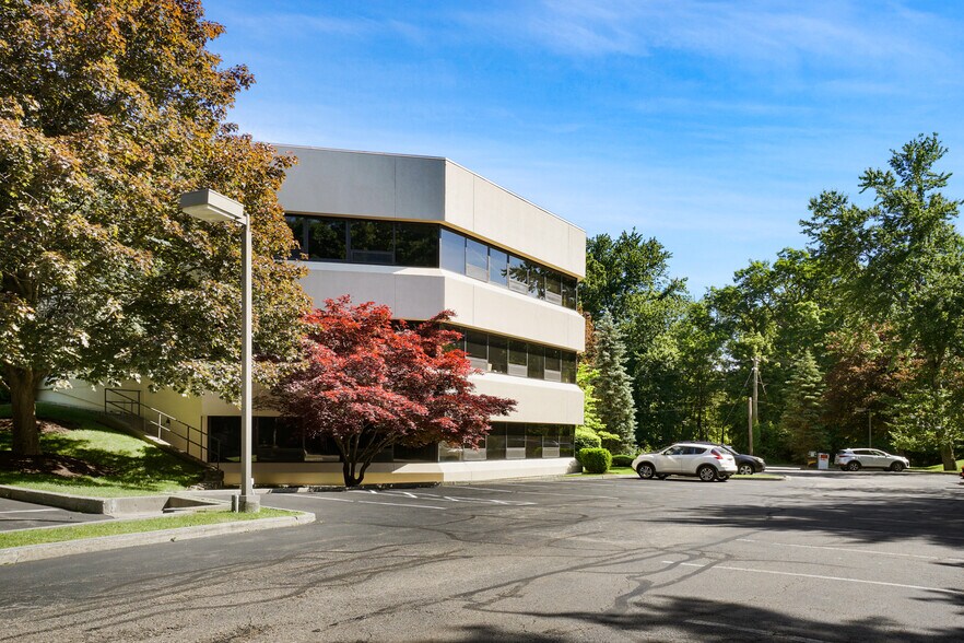 More Photos Of 500 Executive Blvd, Ossining Office For Lease