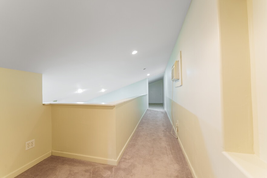 More Photos Of 15921 W M 36, Pinckney Light Distribution For Sale