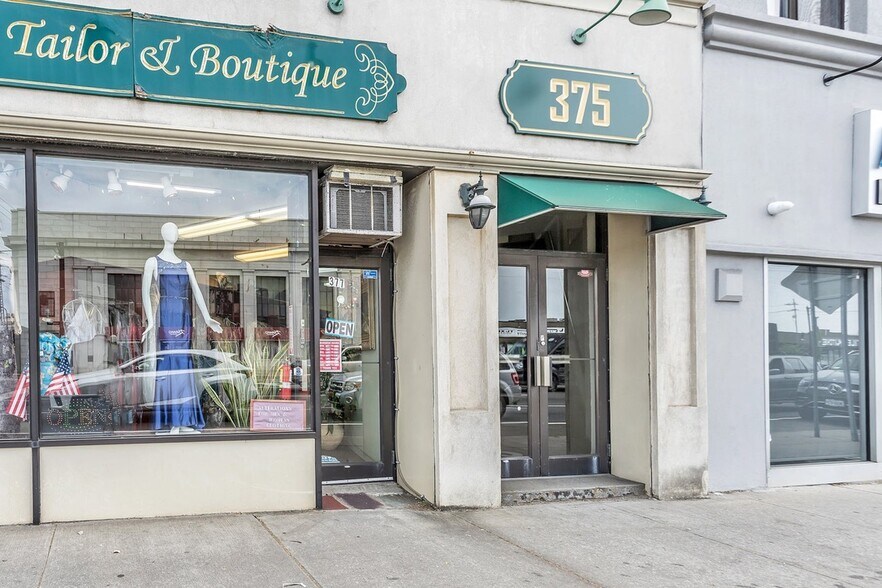 More Photos Of 375 Sunrise Hwy, Lynbrook Storefront Retail Office For Lease