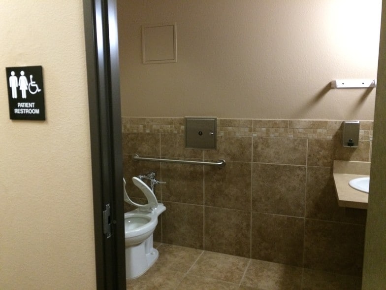 More Photos Of 2428 E Apache Blvd, Tempe Medical For Lease