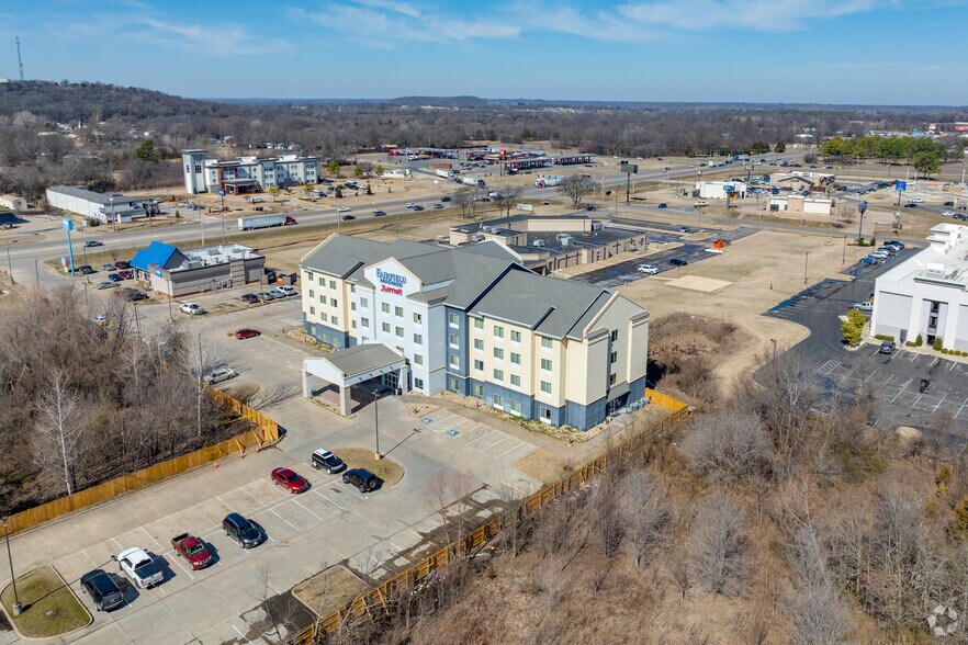 More Photos Of 1650 N 32nd St, Muskogee Hospitality For Sale