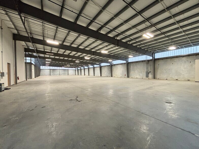 More Photos Of 15330 Vantage Pky W, Houston Unknown For Lease