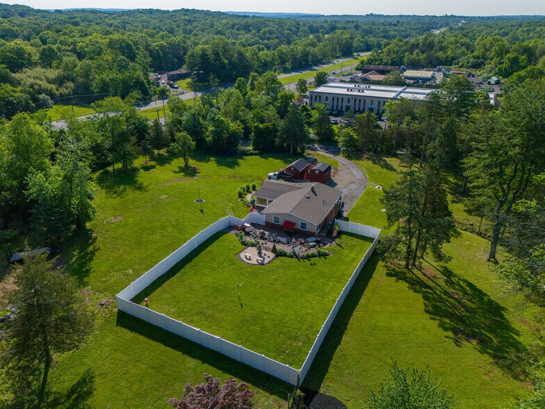 More Photos Of 417 Mountain Rd, Lebanon Specialty For Sale